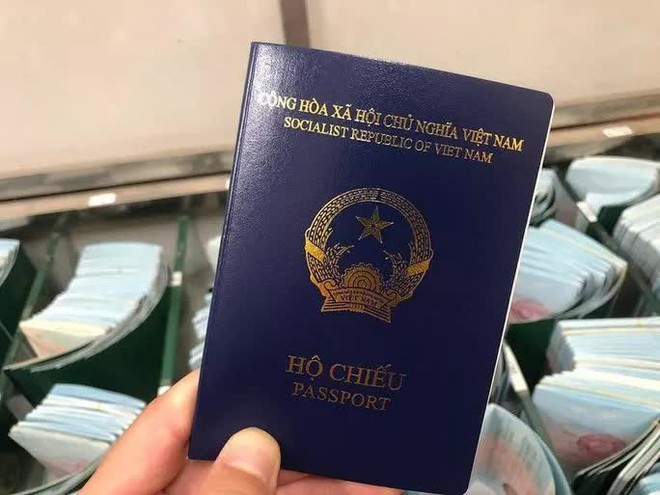  Tây Ban Nha tạm dừng nhận đơn xin thị thực Schengen với hộ chiếu mẫu mới của Việt Nam  - Ảnh 1.