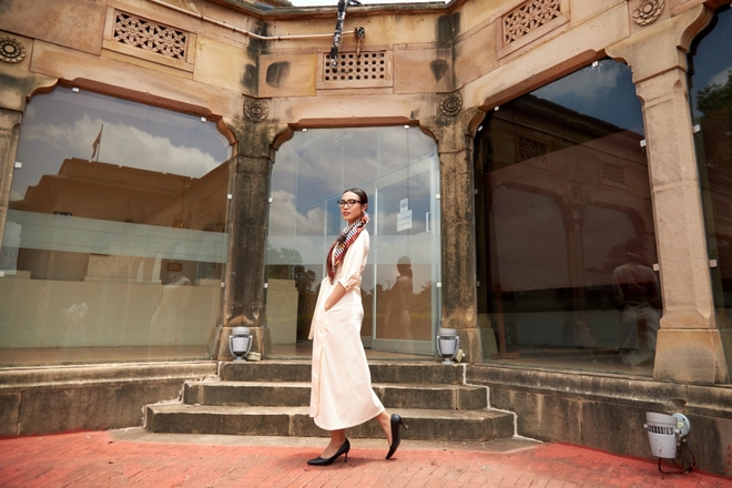 Á hậu Thủy Tiên gây ấn tượng bởi loạt váy áo thanh lịch, trang nhã tại Ấn Độ - Ảnh 1.