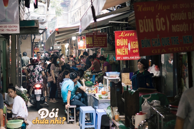 Một ngày đi ăn tại siêu ngõ ẩm thực ngay giữa lòng phố cổ Hà Nội, dạo một vòng là no căng bụng - Ảnh 8.