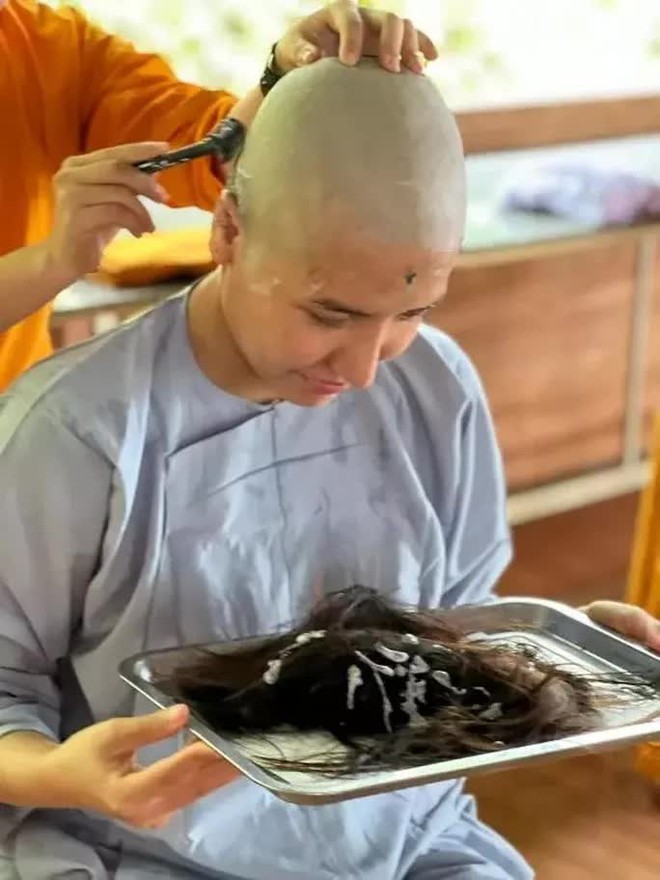Sau lùm xùm nợ nần, Á hậu Khánh Phương xuống tóc đi tu - Ảnh 3.