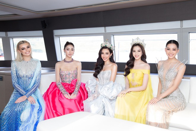 Thuỳ Tiên khoe dáng nóng bỏng, đón sinh nhật trên du thuyền cùng Hoa hậu đẹp nhất thế giới 2021 - Ảnh 2.
