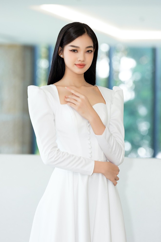 Nhan sắc xinh đẹp hút hồn của top 3 Miss World Vietnam 2022 tại sự kiện đầu tiên sau đăng quang - Ảnh 13.