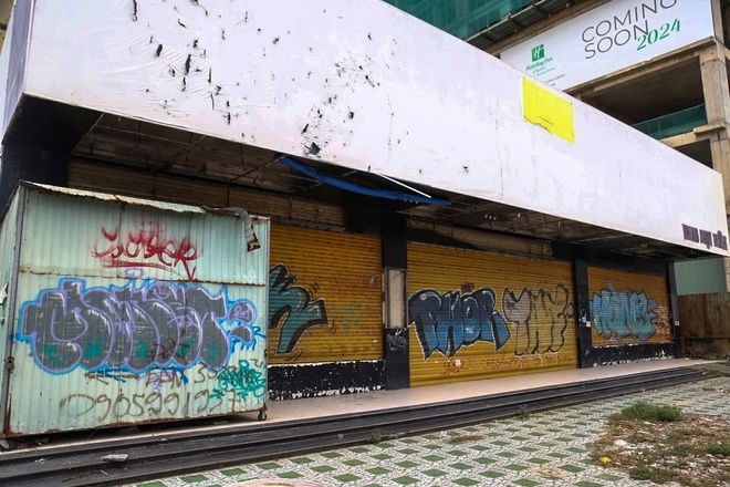 Nhiều nhà hàng lớn bỏ hoang trong mùa cao điểm du lịch ở Đà Nẵng - Ảnh 5.