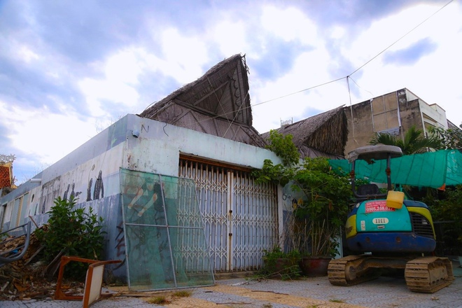Nhiều nhà hàng lớn bỏ hoang trong mùa cao điểm du lịch ở Đà Nẵng - Ảnh 8.