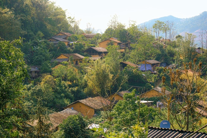 Say đắm trước vẻ mộc mạc ở ngôi làng cổ trăm tuổi ‘bị lãng quên’ ở Hà Giang - Ảnh 2.