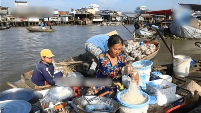 Khi ẩm thực Việt Nam lên truyền hình Hàn Quốc: Người tấm tắc khen ngon, người mồ hôi đầm đìa vì mì cay 7 cấp độ - Ảnh 18.