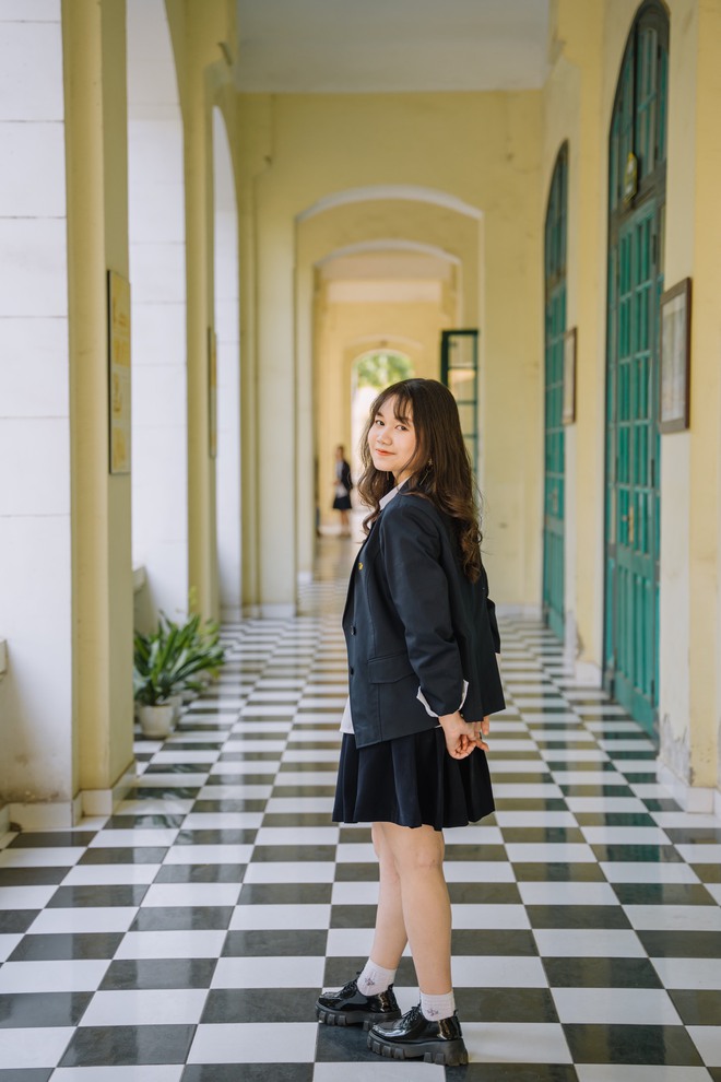 Nữ sinh trường Chu Văn An vẫn "ẵm" học bổng 100% tại Singapore: Trả lời phỏng vấn về tỷ phú Elon Musk hay như "nuốt đĩa" - Ảnh 3.