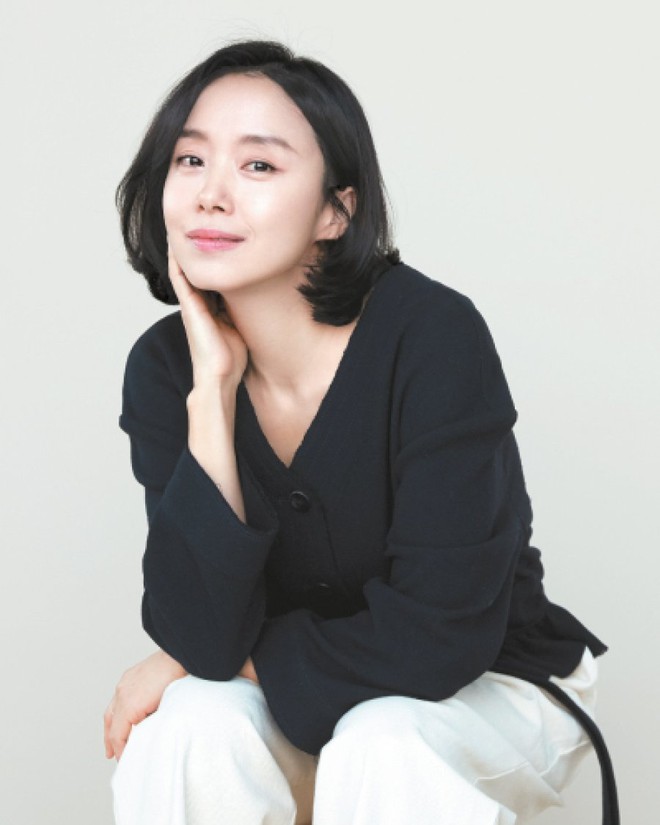 Ảnh Hậu Cannes” Jeon Do Yeon Ở Tuổi 50: Táo Bạo Trên Màn Ảnh, Bình Lặng  Trong Hôn Nhân