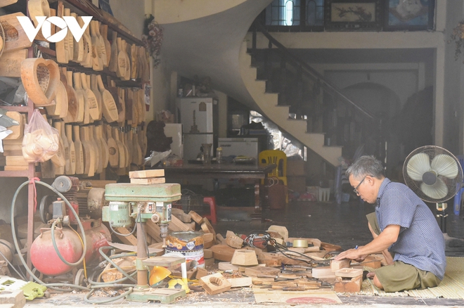 Nghệ nh&acirc;n l&agrave;m khu&ocirc;n b&aacute;nh Trung thu bằng gỗ cuối c&ugrave;ng ở H&agrave; Nội - Ảnh 21.