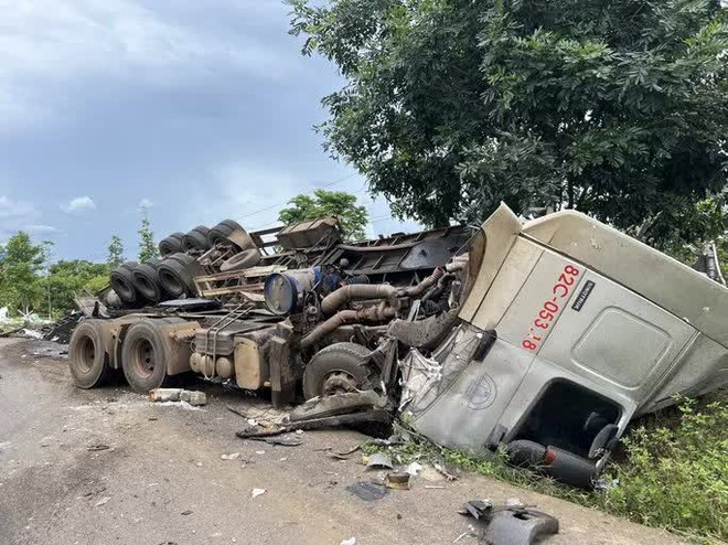 Tai nạn liên hoàn trên đường Hồ Chí Minh, nhiều người bị thương nặng - Ảnh 3.