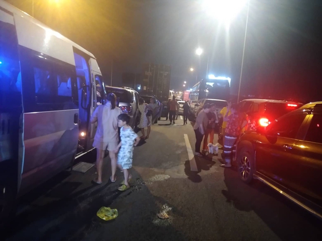 Hàng loạt xe tông nhau trên cao tốc TP.HCM - Long Thành - Dầu Giây, nhiều người bị thương - Ảnh 3.