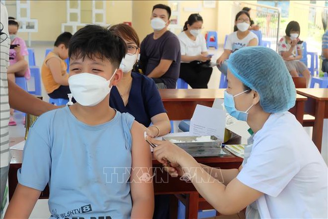 Nhiều địa phương không đạt tiến độ tiêm vaccine ngừa COVID-19 mũi 3, mũi 4 - Ảnh 1.