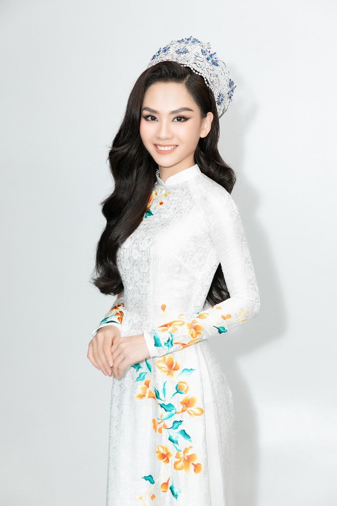 Những lần top 3 Miss World Vietnam 2022 đọ sắc xinh đẹp với áo dài sau khi đăng quang - Ảnh 10.
