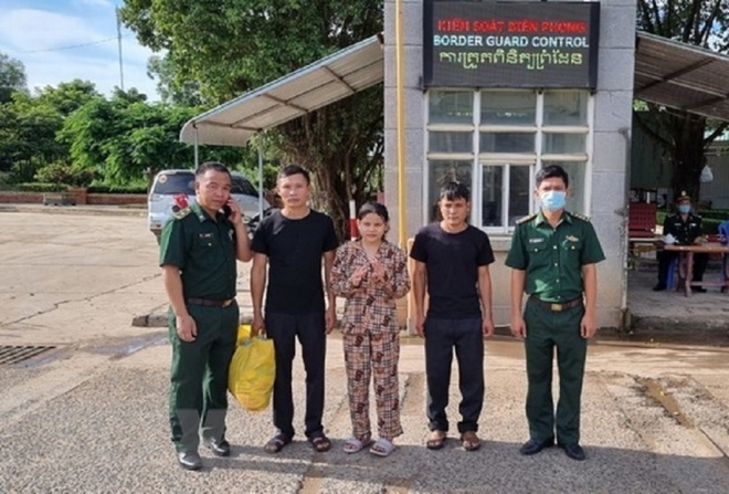 Thiếu nữ 16 tuổi bị lừa bán sang Campuchia được giải cứu về nước - Ảnh 1.
