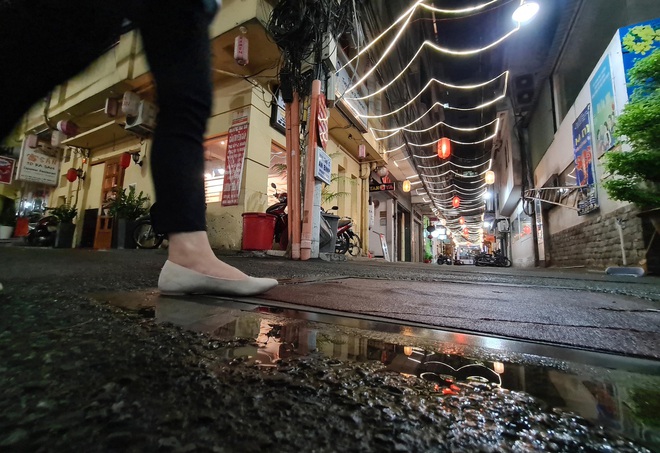 Phố Hàn, phố Nhật ‘thay áo mới’, tiệm này đóng cửa tiệm khác mọc lên - Ảnh 11.