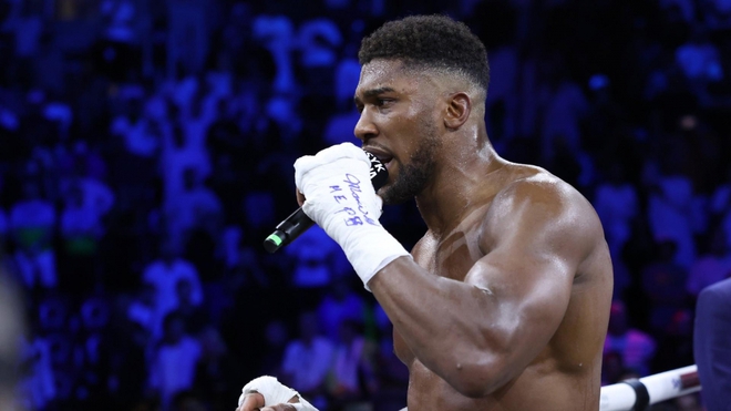 Thua Usyk lần 2 liên tiếp, Anthony Joshua ném đai vô địch của đối thủ khỏi võ đài - Ảnh 4.