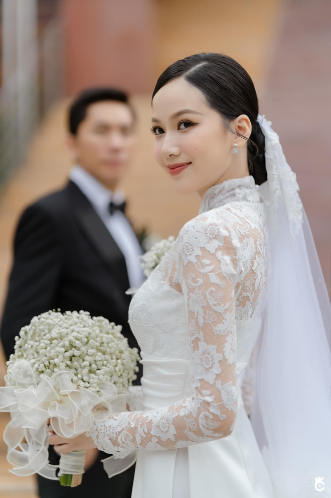 Top 5 Hoa hậu Việt Nam Phương Quỳnh tổ chức hôn lễ ở nhà thờ - Ảnh 1.