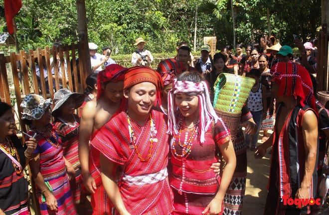 Giữ gìn nét đẹp văn hóa truyền thống trong đám cưới của người Pa Cô - Ảnh 21.