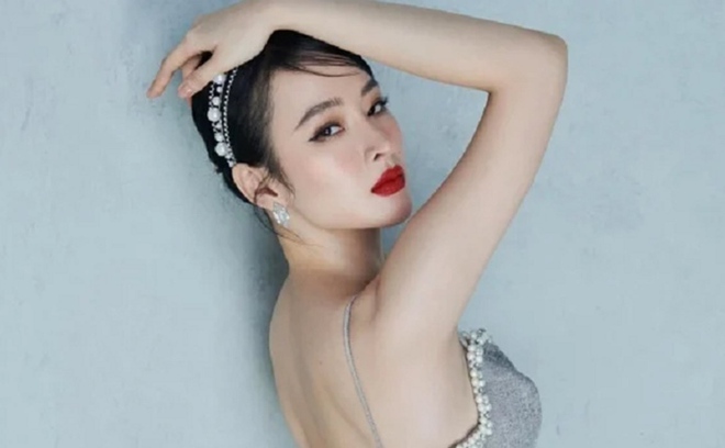 Những mỹ nh&acirc;n Việt từng bị tu&yacute;t c&ograve;i sau lần ăn mặc hớ h&ecirc;nh - Ảnh 4.