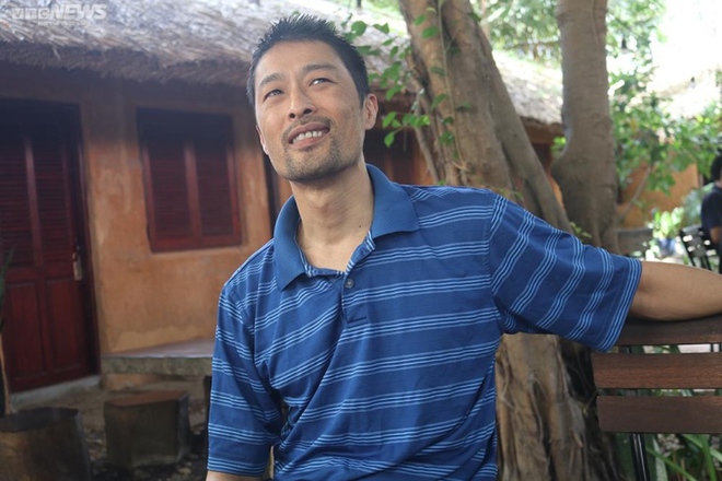 Johnny Tr&iacute; Nguyễn tuổi 48 ở nh&agrave; l&aacute;, t&igrave;m vui trong v&otilde; đường - Ảnh 10.