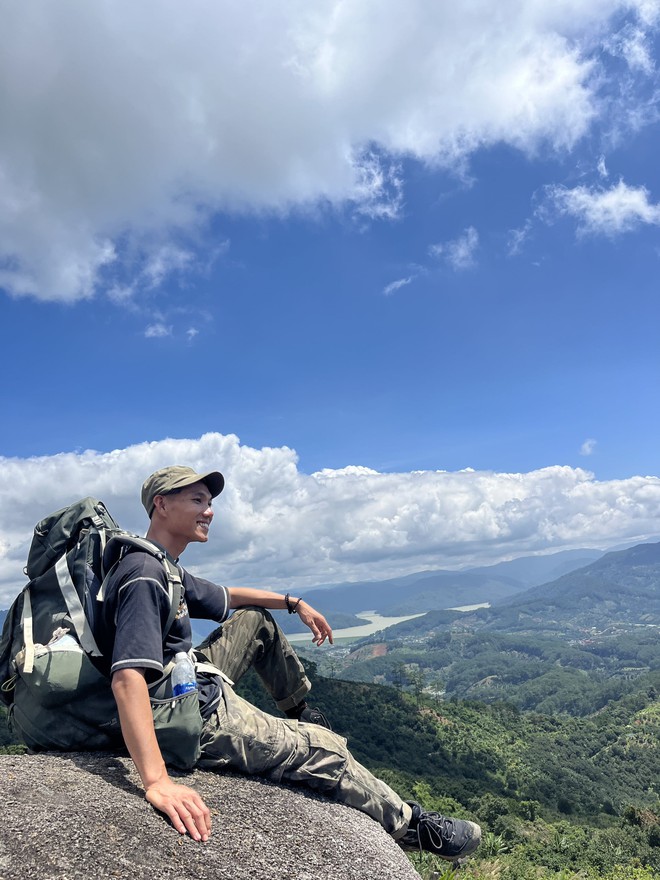 Ch&agrave;ng trai bỏ phố về rừng, l&agrave;m tour du lịch chữa l&agrave;nh, h&ograve;a m&igrave;nh với thi&ecirc;n nhi&ecirc;n - Ảnh 2.