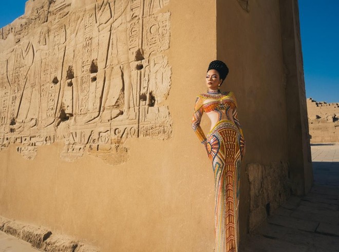 Lý Nhã Kỳ khoe bộ ảnh nữ hoàng Ai Cập được thực hiện công phu, trang phục đẹp hút mắt - Ảnh 1.