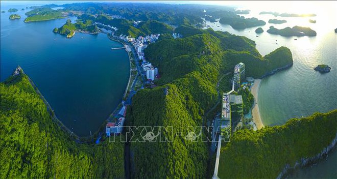 Đảo ngọc C&aacute;t B&agrave; - điểm du lịch kh&aacute;m ph&aacute; hấp dẫn của Hải Ph&ograve;ng - Ảnh 2.