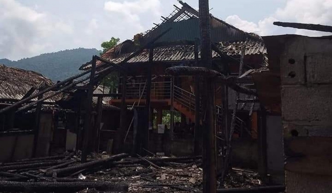 Cháy liên hoàn 3 nhà dân ở Yên Bái - Ảnh 1.