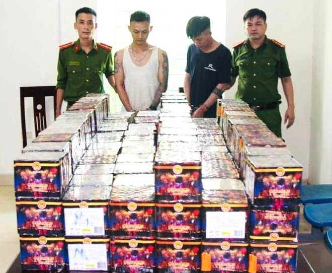 Công an Nghệ An triệt phá nhiều đường dây mua bán pháo lậu, thu giữ 4,6 tấn pháo - Ảnh 2.
