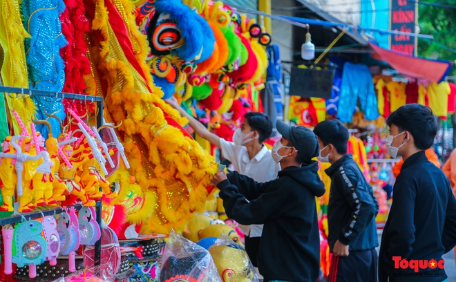 Cận Tết Trung thu: Đầu lân đắt hàng, người làm nghề vui mừng vì sản xuất không kịp - Ảnh 17.