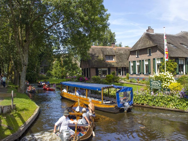 Ngôi làng không đường đi như chốn cổ tích ở Hà Lan, yên tĩnh đến mức âm thanh lớn nhất nghe được chỉ là tiếng kêu của thiên cầm - Ảnh 2.