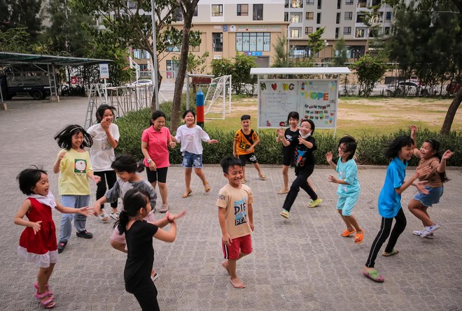 X&uacute;c động ng&agrave;y về nh&agrave; mới của 200 học sinh mồ c&ocirc;i v&igrave; Covid-19 - Ảnh 17.