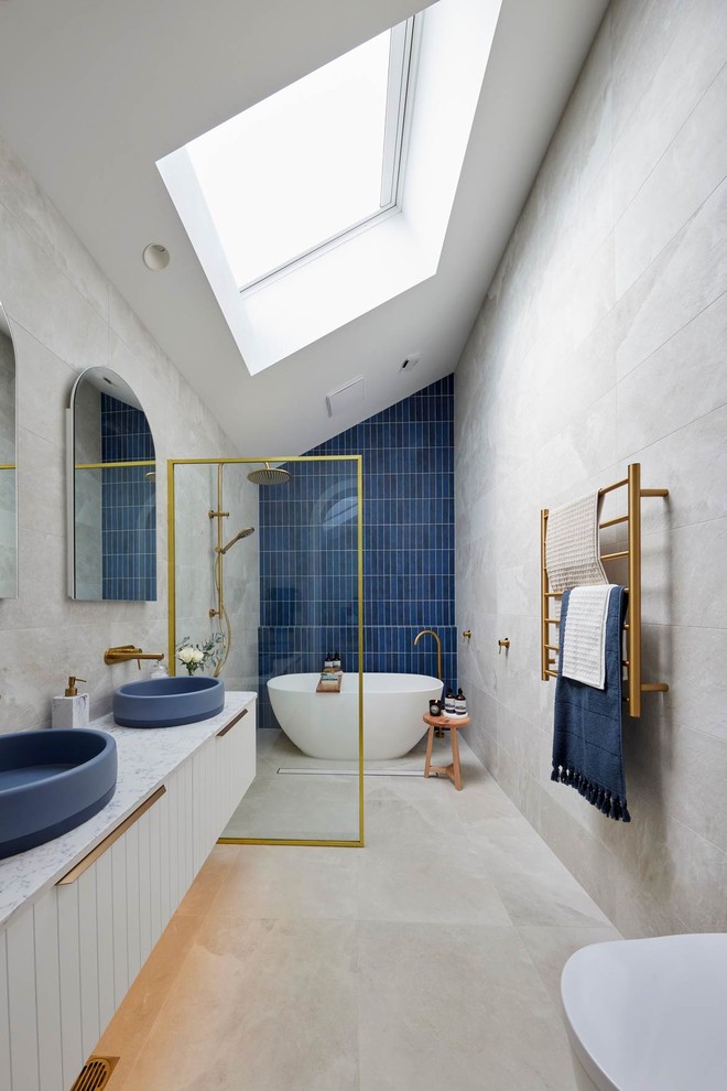 Tha hồ gom nhặt ý tưởng cho căn phòng tắm gia đình với những thiết kế ấn tượng - Ảnh 3.
