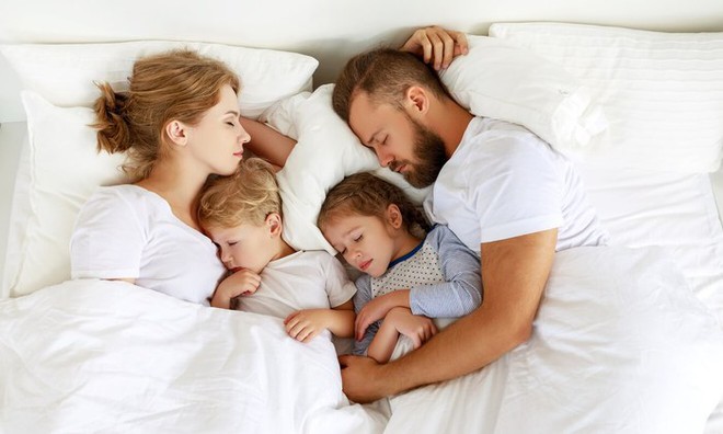 V&igrave; sao trẻ cần ngủ ri&ecirc;ng ph&ograve;ng với bố mẹ trước 5 tuổi - Ảnh 3.