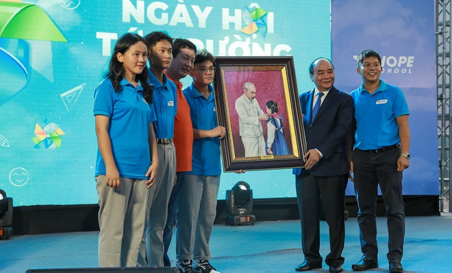 X&uacute;c động ng&agrave;y về nh&agrave; mới của 200 học sinh mồ c&ocirc;i v&igrave; Covid-19 - Ảnh 5.