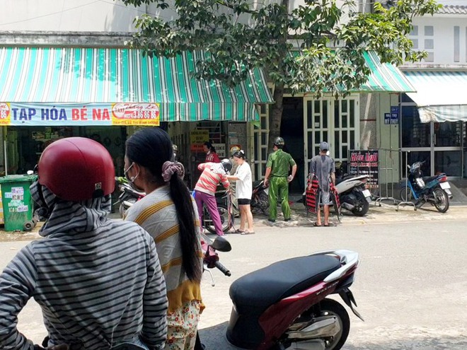 Nam thanh ni&ecirc;n chạy ra đường h&ocirc; ho&aacute;n bạn g&aacute;i chung ph&ograve;ng đ&atilde; chết - Ảnh 1.