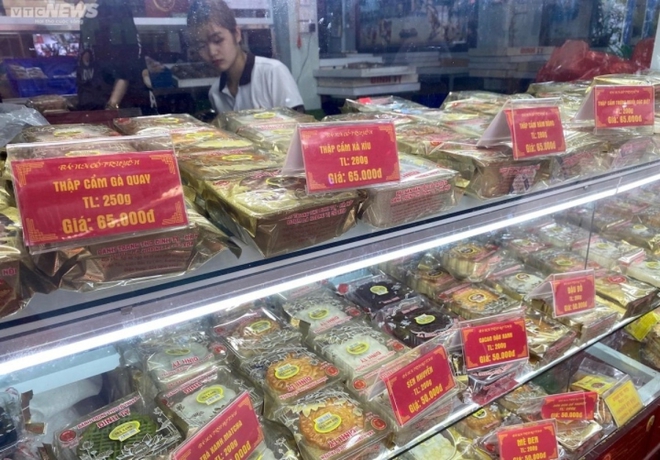 B&aacute;nh trung thu truyền thống h&uacute;t kh&aacute;ch - Ảnh 3.