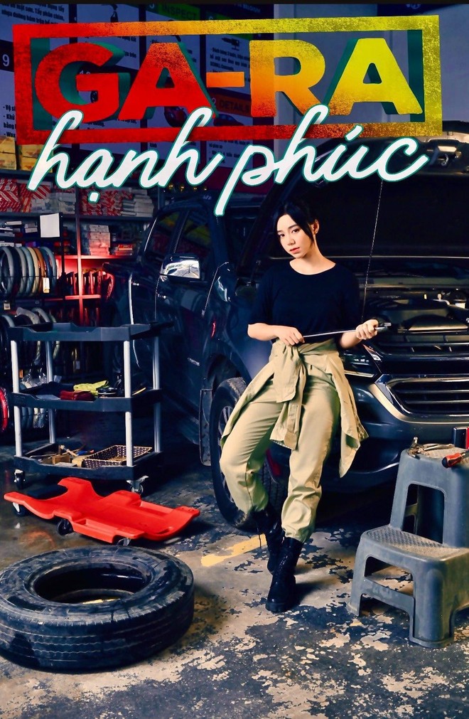 Nhan sắc đời thực gợi cảm của ba mỹ nh&acirc;n Ga-ra Hạnh Ph&uacute;c - Ảnh 5.