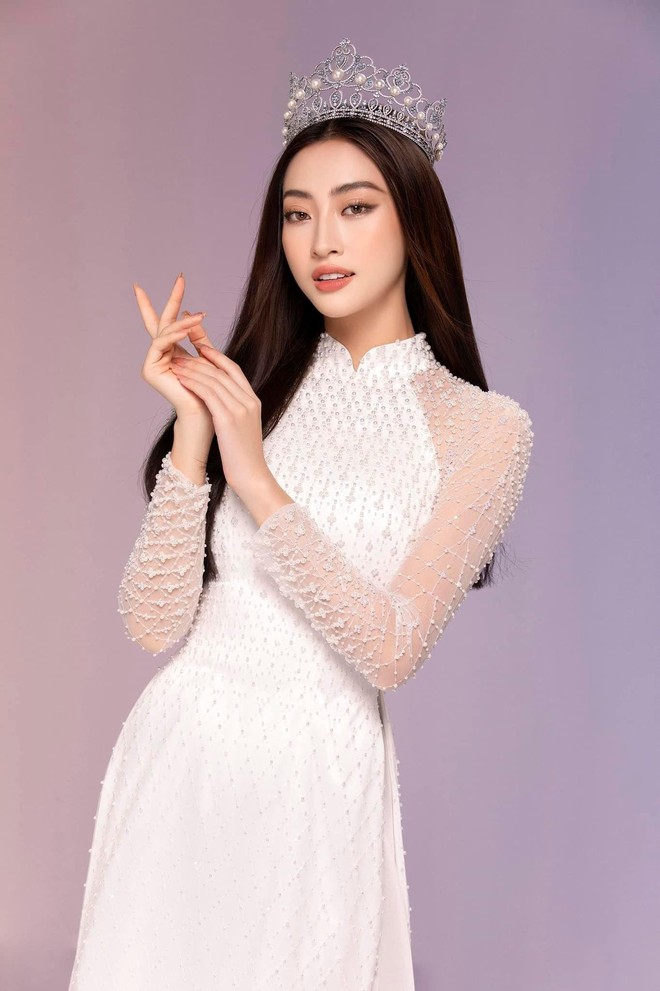 Kỷ niệm 3 năm đăng quang, Top 3 Miss World Vietnam 2019 khoe sắc quyến rũ trước khi hết nhiệm kỳ - Ảnh 2.