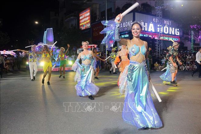 Hà Nam khai mạc Lễ hội Carnival đường phố - Ảnh 1.