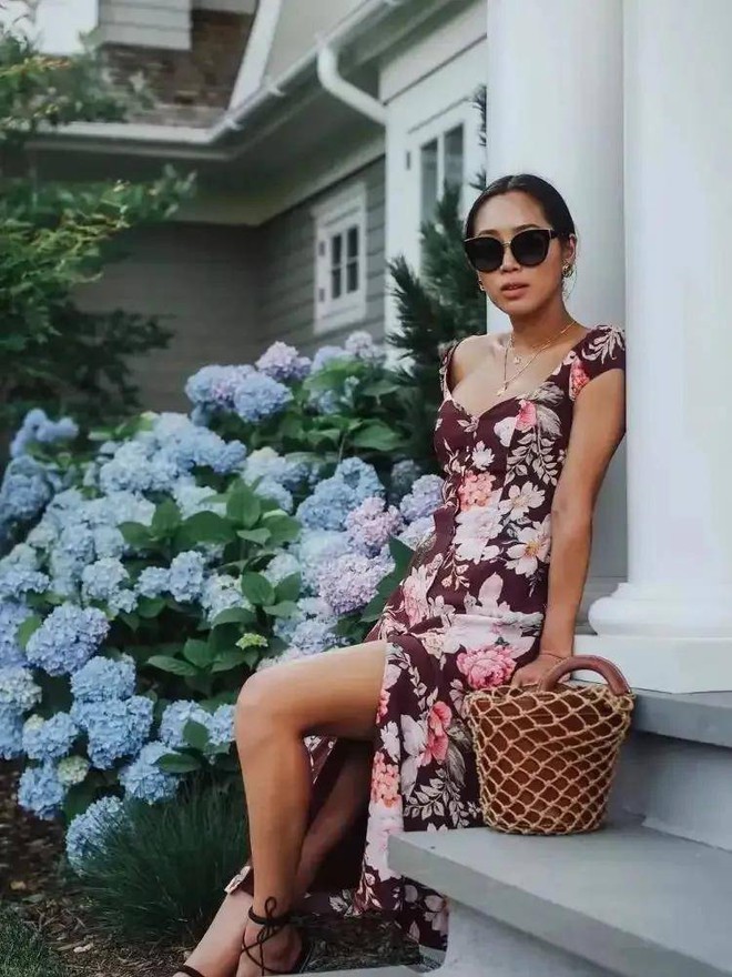 Tips chọn đồ t&ocirc;n d&aacute;ng, s&aacute;ng da cho c&ocirc; n&agrave;ng da ngăm đen - Ảnh 12.