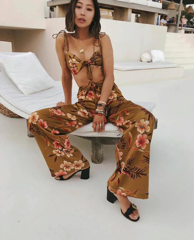 Tips chọn đồ t&ocirc;n d&aacute;ng, s&aacute;ng da cho c&ocirc; n&agrave;ng da ngăm đen - Ảnh 13.