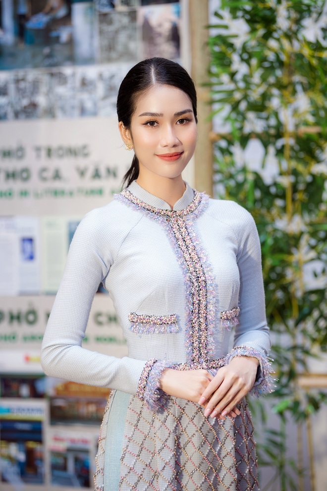 Soi style dàn Hoa, Á hậu khi làm biên tập viên, toàn diện váy áo thanh lịch và tôn dáng - Ảnh 6.