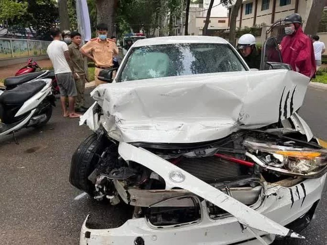 Người đàn ông xăm trổ lái ô tô gây tai nạn liên tiếp ở TP Vũng Tàu - Ảnh 1.