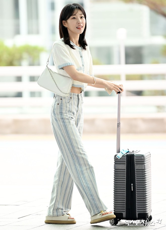 Park Eun Bin như thiên thần bên nam phụ bị ghét nhất xứ Hàn, Ha Yoon Kyung sắc vóc gây sốt tại sân bay đi Bali - Ảnh 6.