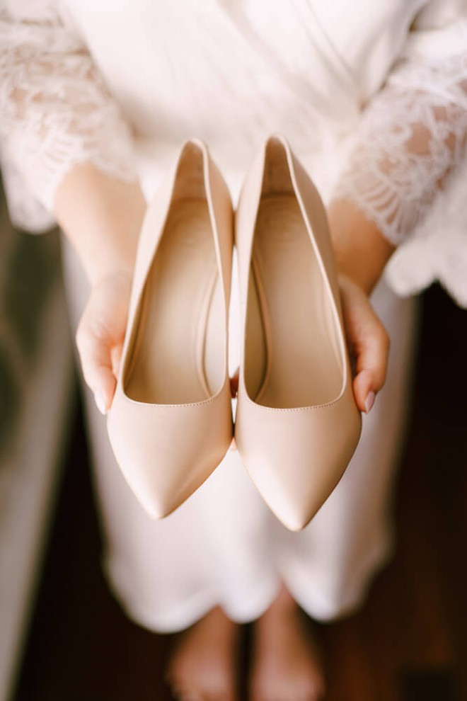 Những mẹo tiết kiệm chi phí đám cưới dành cho cô dâu chú rể ít tiền: Chụp ảnh thế nào, chọn váy ra sao để hoàn hảo nhất? - Ảnh 3.
