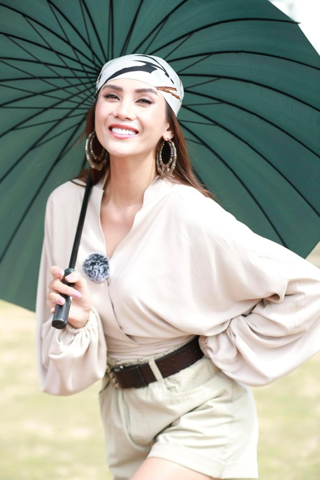 Mai Phương Th&uacute;y n&oacute;ng bỏng khi đ&oacute;n sinh nhật tuổi 34, Kỳ Duy&ecirc;n mặc v&aacute;y cut-out khoe lưng ong sexy - Ảnh 15.