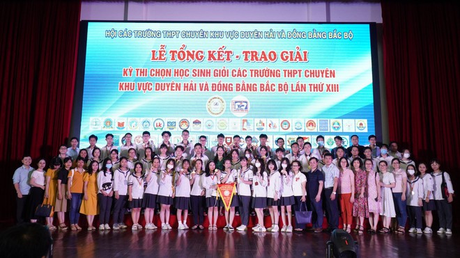 Có một ngôi trường hơn trăm tuổi nơi đất học Thành Nam: Chỉ nhìn bảng thành tích luôn đứng top đầu cả nước mà trầm trồ! - Ảnh 5.