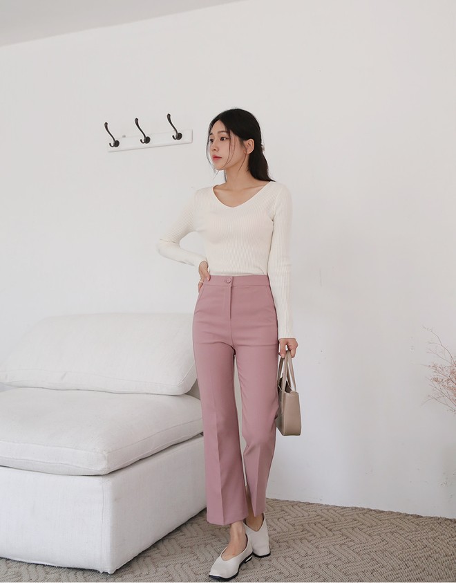 Kết hợp quần &acirc;u ống đứng với 4 kiểu &aacute;o n&agrave;y để vẻ ngo&agrave;i trẻ trung, kh&ocirc;ng sợ gi&agrave; - Ảnh 5.