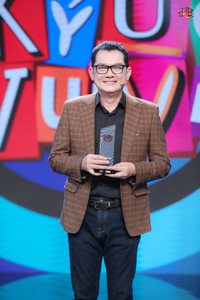 Từng n&oacute;i kh&ocirc;ng với gameshow, NSƯT Hữu Ch&acirc;u bất ngờ đổi &yacute; v&igrave; một người - Ảnh 1.